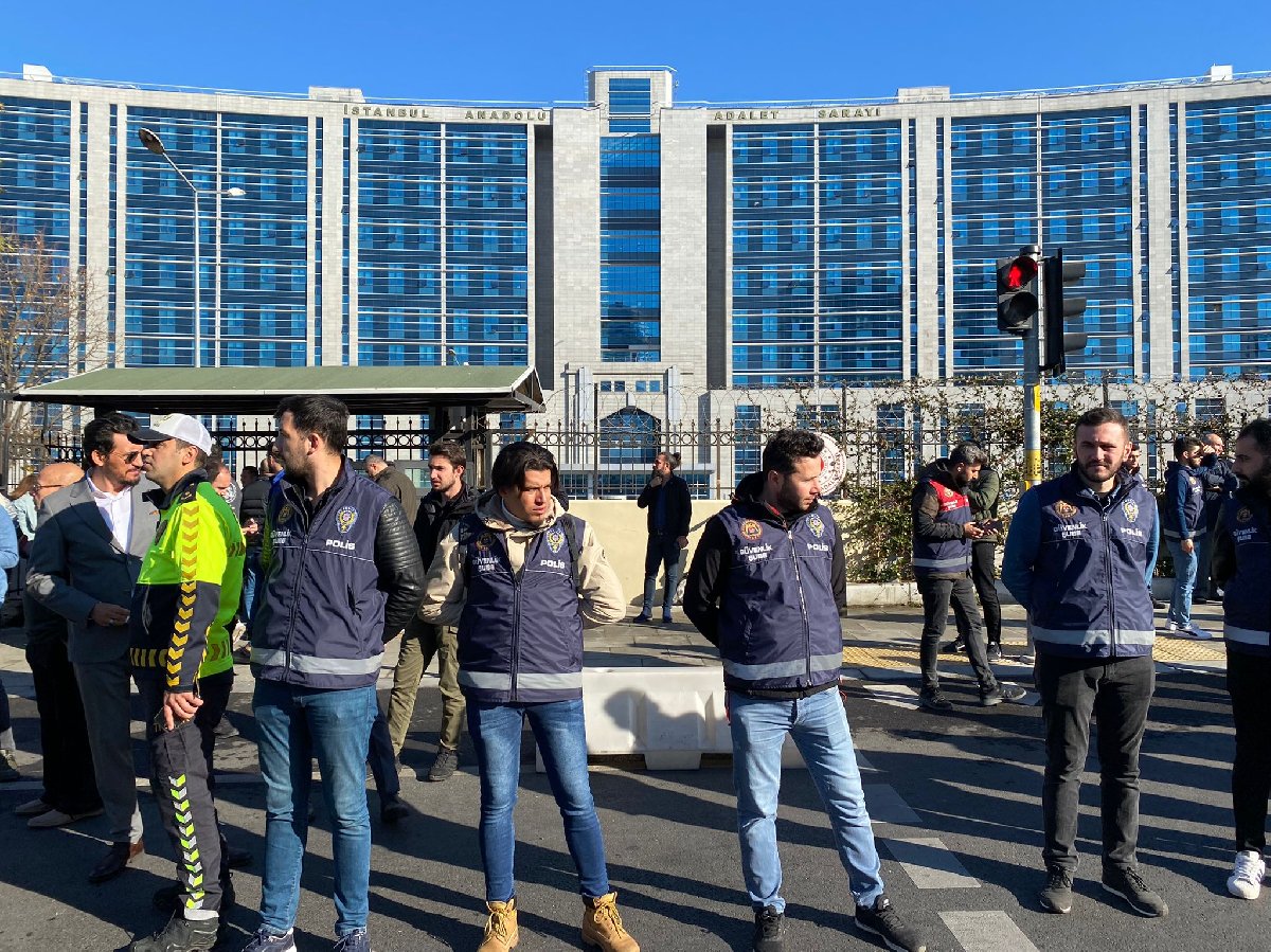 İmamoğlu'nun yargılandığı dava 14 Aralık'a ertelendi